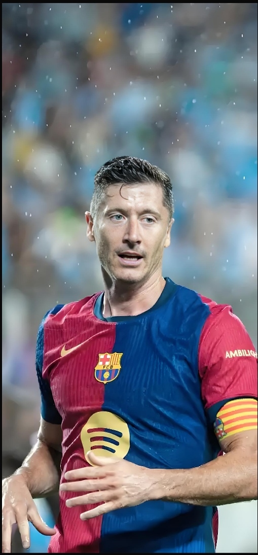 包含转会期欧冠传出新动向，巴塞罗那绝杀压哨，管理层表态——管理层满意，年轻球员得到机会的词条